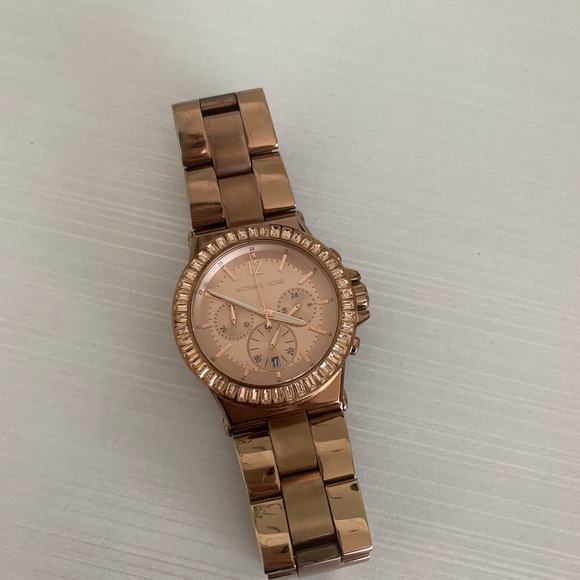 Michael Kors rose gold watch - Picture 6 of 6